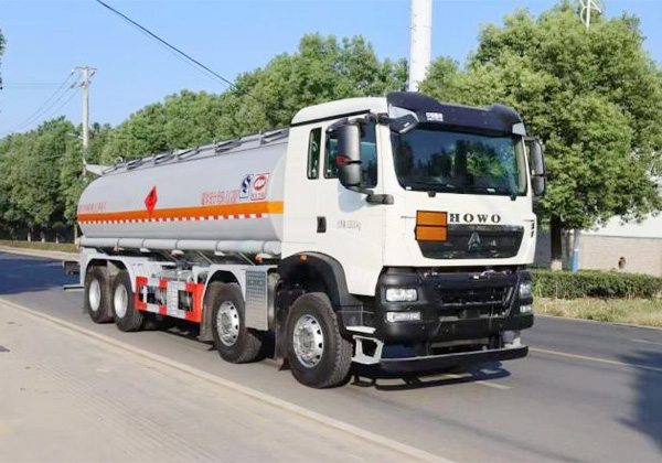 易燃液體罐式運(yùn)輸車(chē)